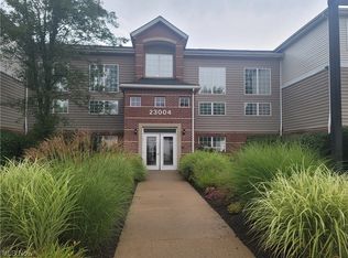 23004 Chandlers Ln #4227, Olmsted Falls, OH 44138