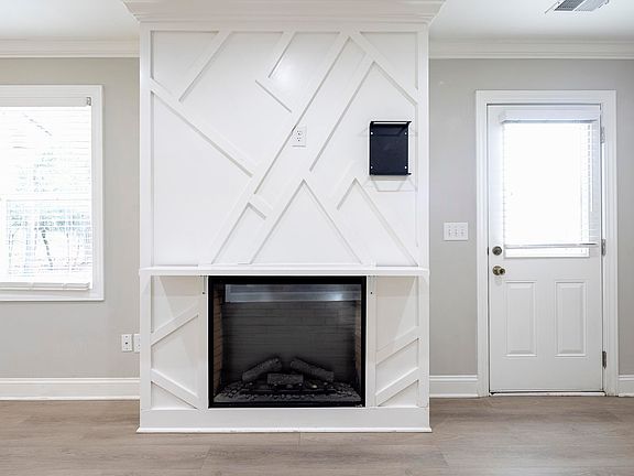 5th image of 1915 Toole St