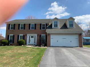 166 Outre St, Tazewell, VA 24651