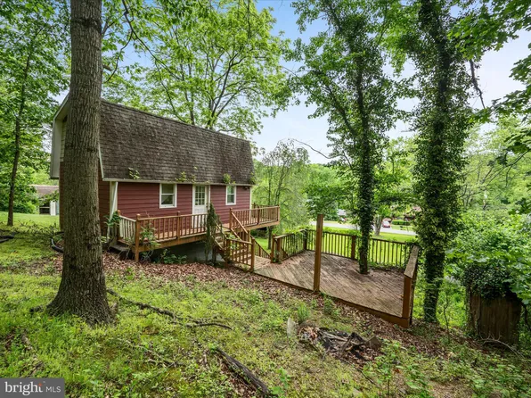 22 Presley Ln, Kearneysville, WV 25430