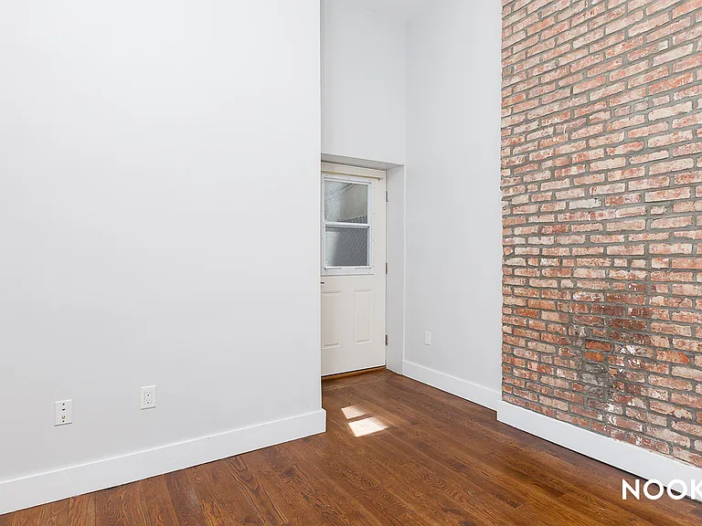 720 Knickerbocker Ave #7 — Photo 6
