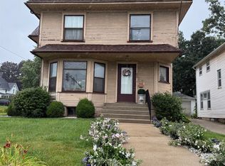450 S West Ave, Freeport, IL 61032