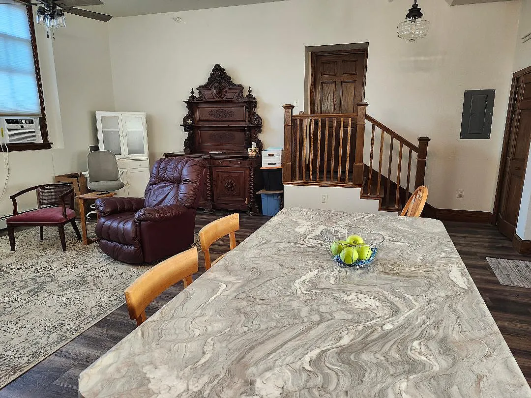 2 bed, 1.5 bath, 900 sqft, $1,350 — Photo 2