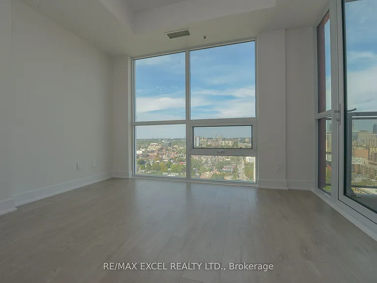 318 Richmond St W #2502 — Photo 13