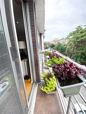 Rented by Corcoran | media 25