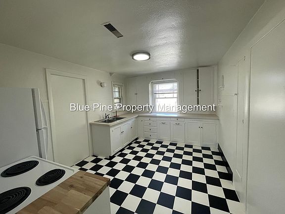 4th image of 110 W 4th St N