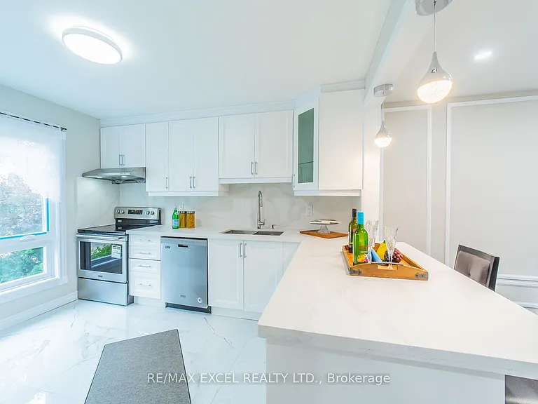 21 Livonia Pl #112 — Photo 3