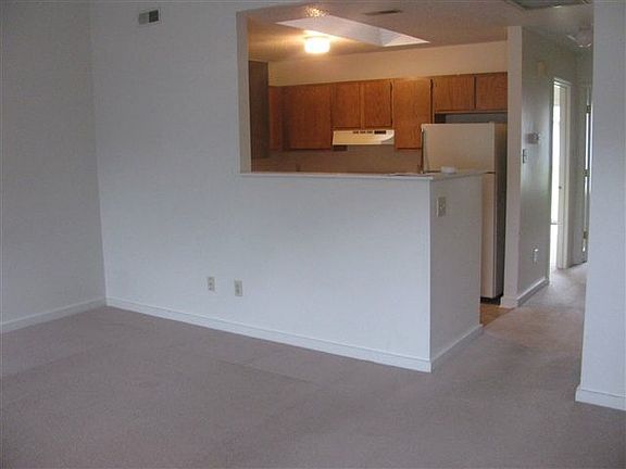 4th image of 111 Marlene Dr
