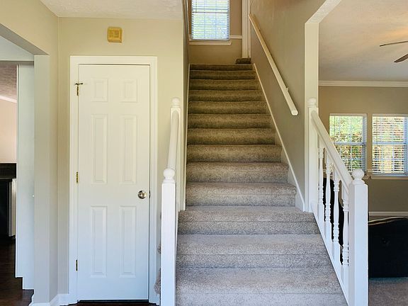 4th image of 9 Biltmore Cir
