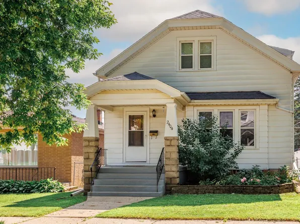 2404 South 62nd STREET, West Allis, WI 53219