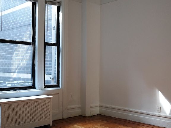 3rd image of 251 W 92nd St APT 10E