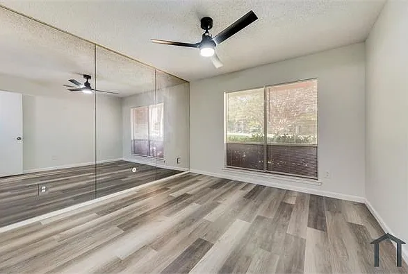 5814 Meadow Wood Ln — Photo 11