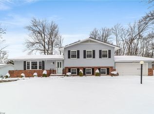 8096 Twin Oaks Dr, Broadview Heights, OH 44147