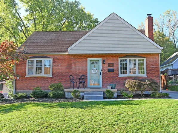 293 W Crest Dr, Cincinnati, OH 45215