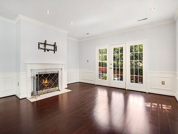 Main Floor: Living Room