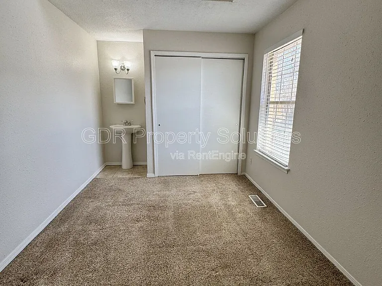 700 Fruit Ave NW — Photo 24
