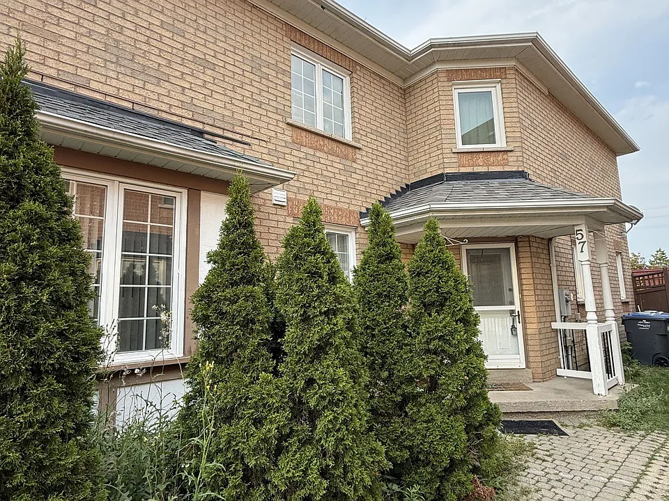57 Quail Feather Cres
