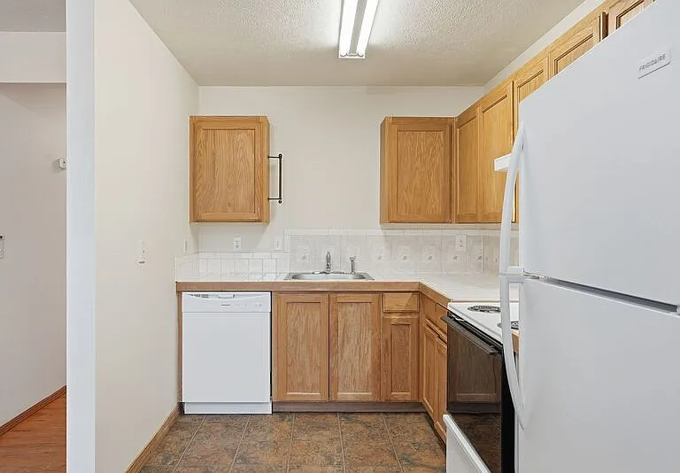 13221 E 31st Ct #2 — Photo 11