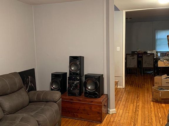 2nd image of 1137 Poplar Grove St