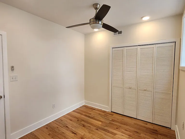 2813 W Girard Ave #2R — Photo 4