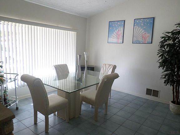 2nd image of 127 Florida Park Dr