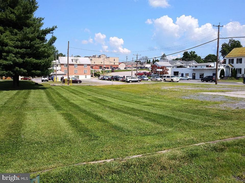 1st image of 222 E Green St