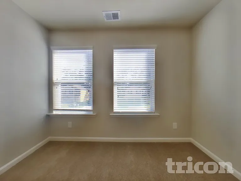 2314 Shady Dr — Photo 12