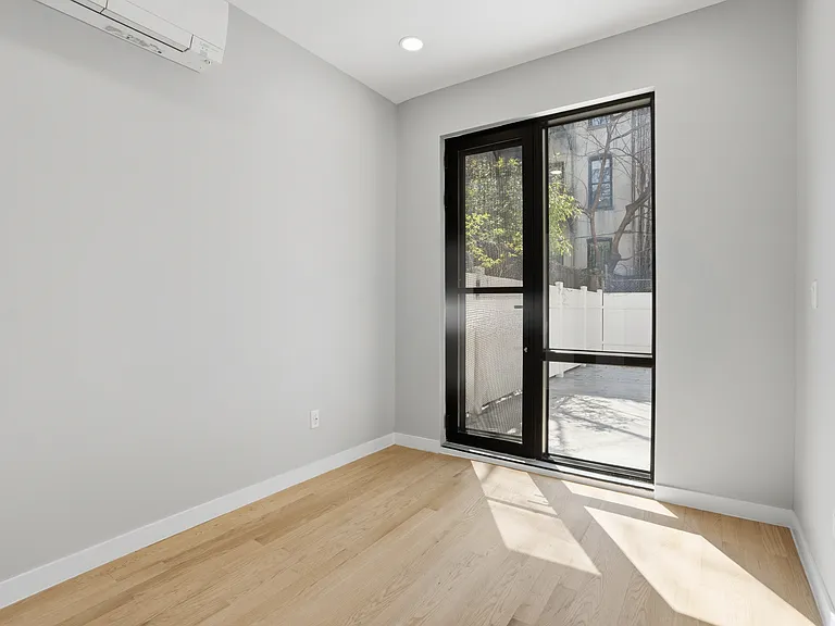 356 E 8th St #GARDEN-LEVEL — Photo 13