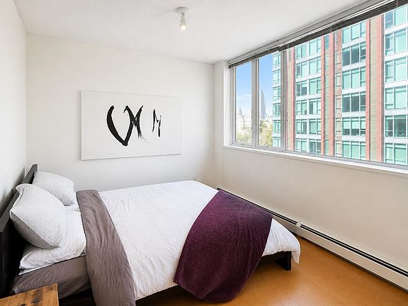 3rd image of 1325 Rolston St #702