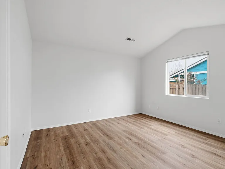 313 S Nectarine St — Photo 18