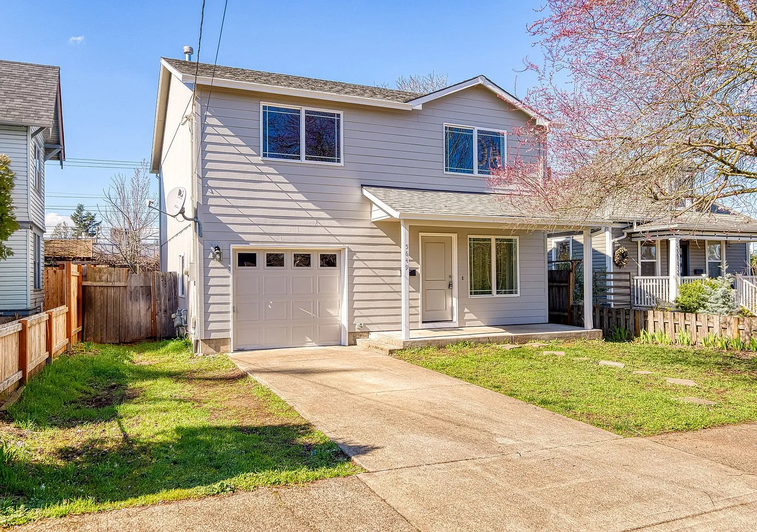 Fully Remodeled 3 Bedroom Home in Mt Scott Neighborhood — Photo 1