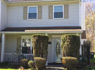 12 Raccoon Path, Coram, NY 11727