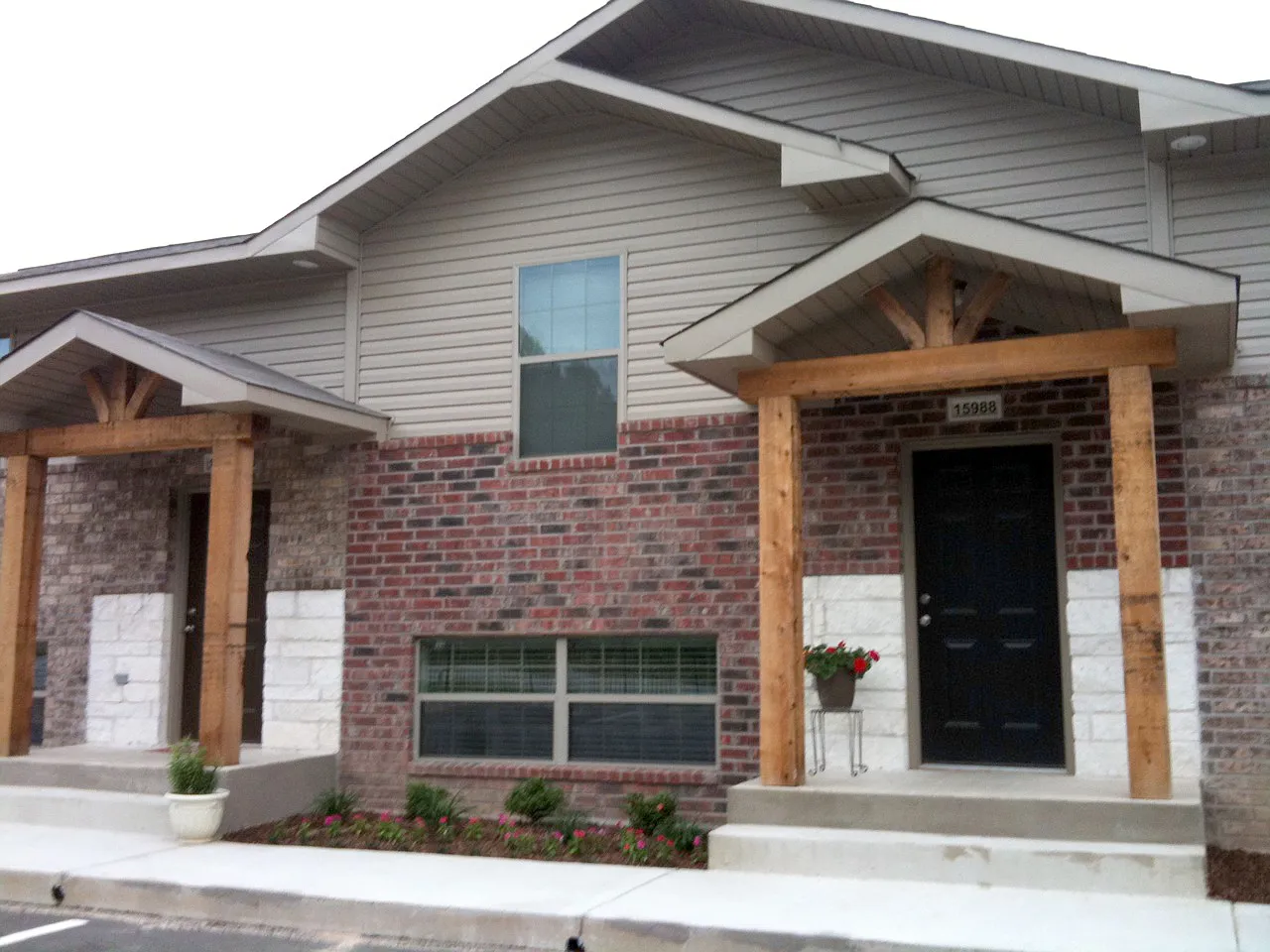 2 Bedroom Town house for Rent in Lindale! — Photo 2