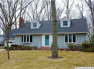 18 Phoenix Pkwy, Oakhurst, NJ