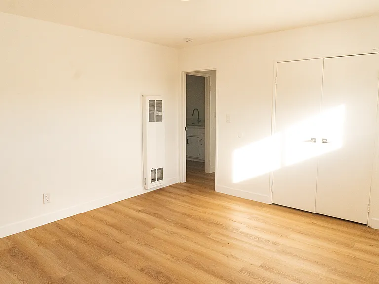 15944 Vermont Ave #19 — Photo 8