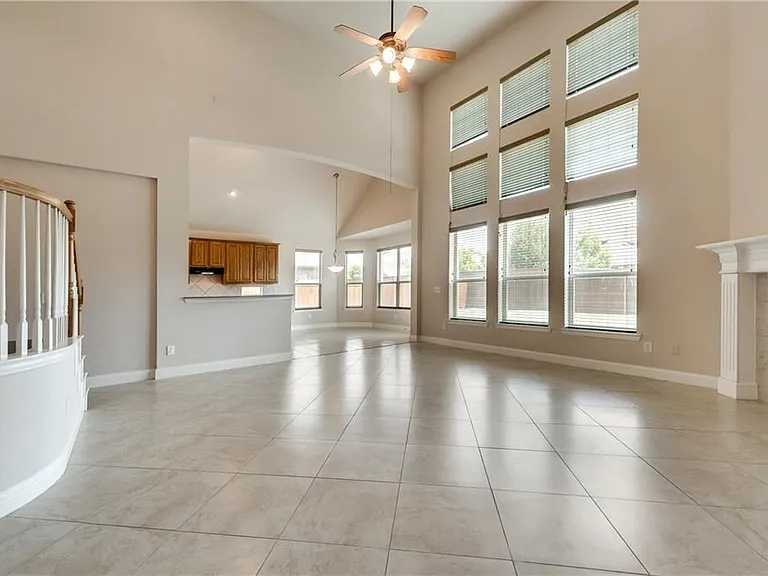 434 Teagarden Ct — Photo 11