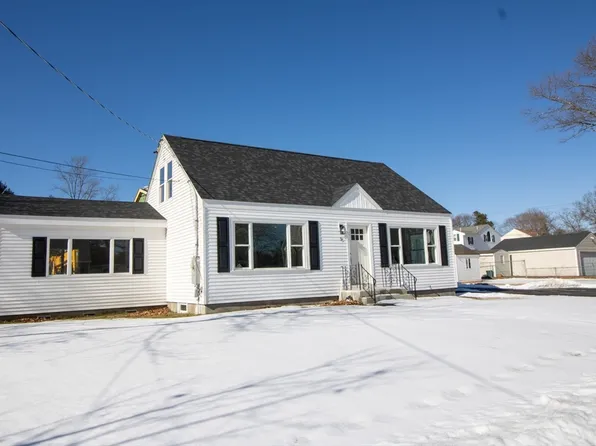 5 S Amos St, Tewksbury, MA 01876