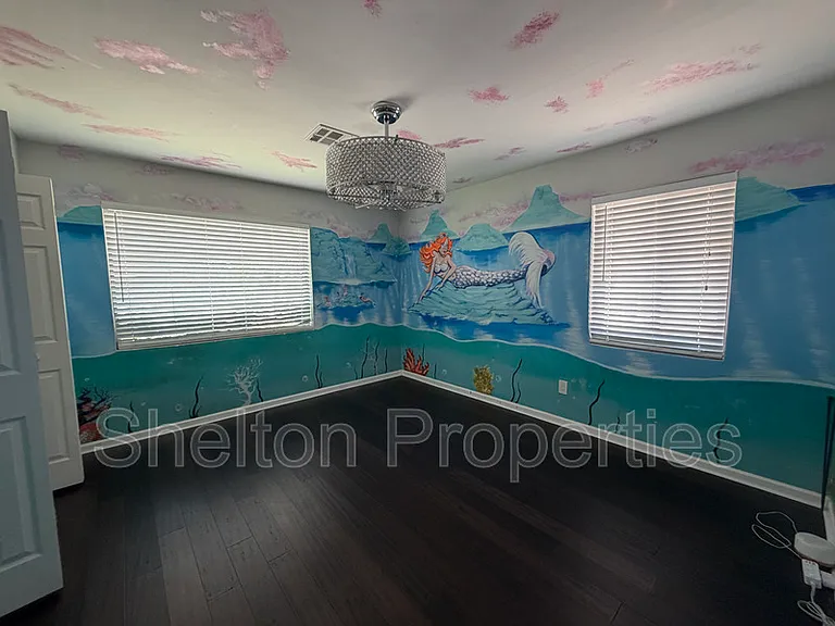 2514 E Fairmount Ave — Photo 10