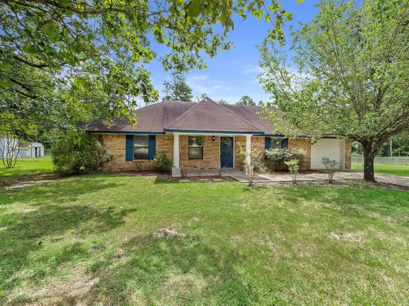135 Lena Beth Dr, Leesville, LA 71446