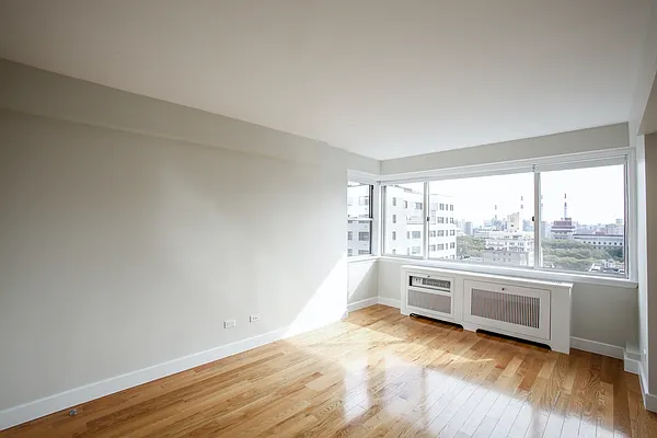 Rented by Stonehenge NYC LLC | media 9