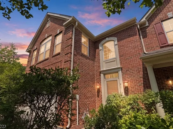 51 Oak Leaf Ln, Tinton Falls Boro, NJ 07712
