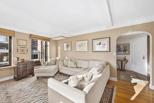 Sold by William Raveis Real Estate | media 3