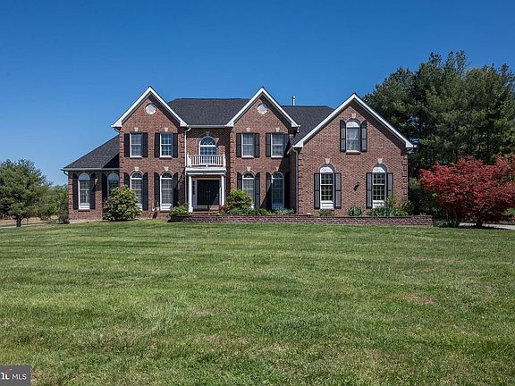 2nd image of 606 McElwee Rd
