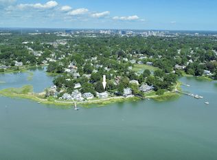 11 Eggleston Ln, Old Greenwich, CT 06870