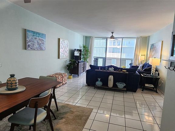 4th image of 800 West Ave APT 836