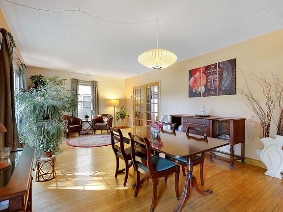 4th image of 1930 McKinley St NE