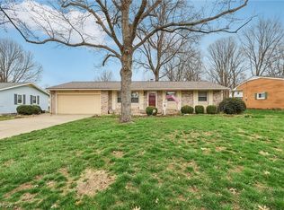 827 Summit St SW, North Canton, OH 44720