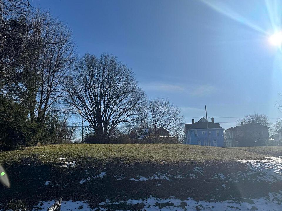 2nd image of 441 E Euclid Ave