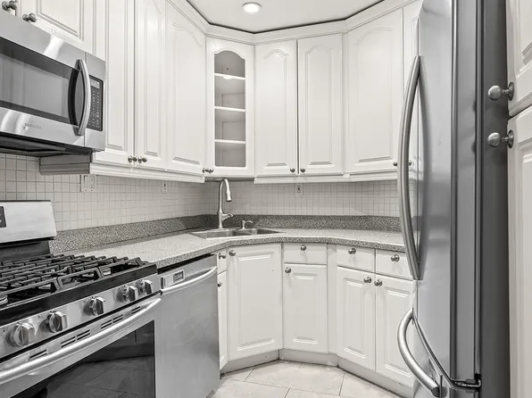 66 Madison Avenue 2DE image 3 of 8