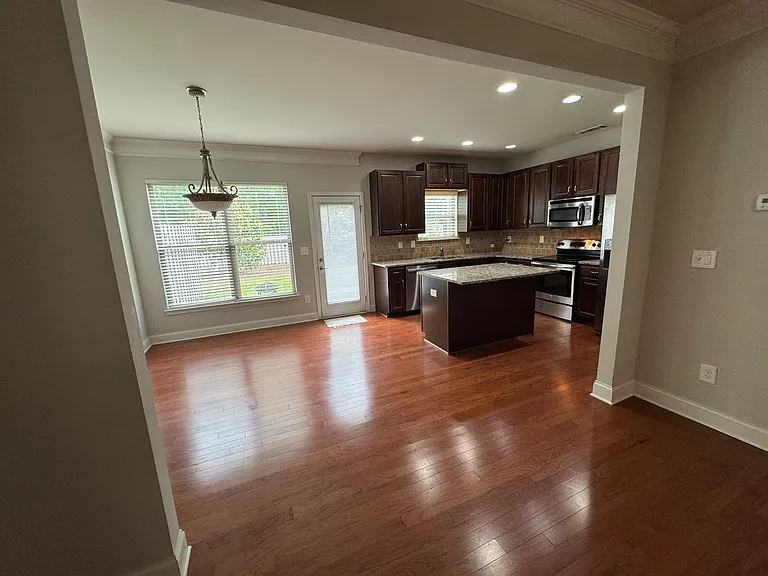 10584 Naramore Ln — Photo 5